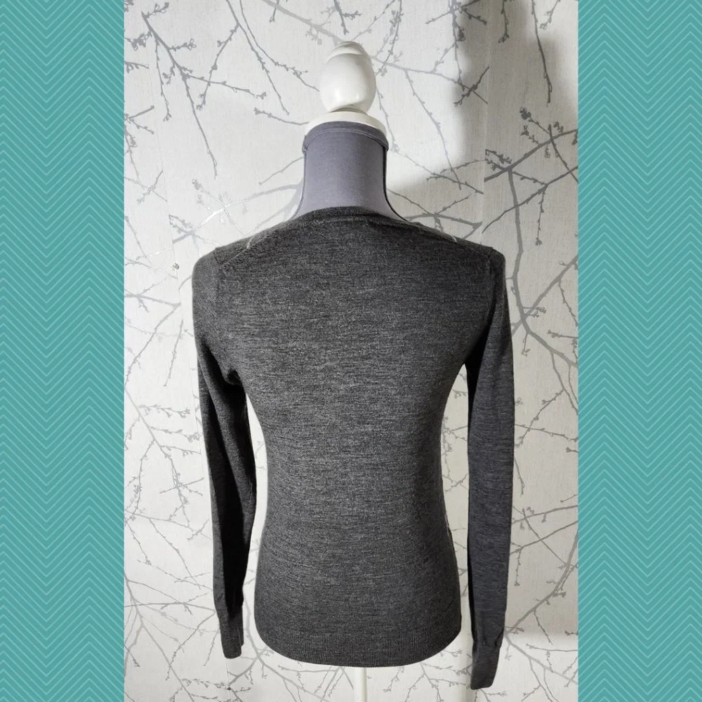 Club Monaco Gray Diamond Print 100% Merino Wool V-Neck Sweater
